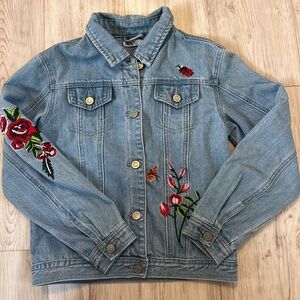 Dex embroidered Jean jacket in kids large in Excellent condition